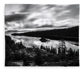 Emerald Bay Rays Black And White By Brad Scott - Blanket