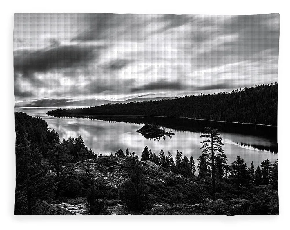 Emerald Bay Rays Black And White By Brad Scott - Blanket