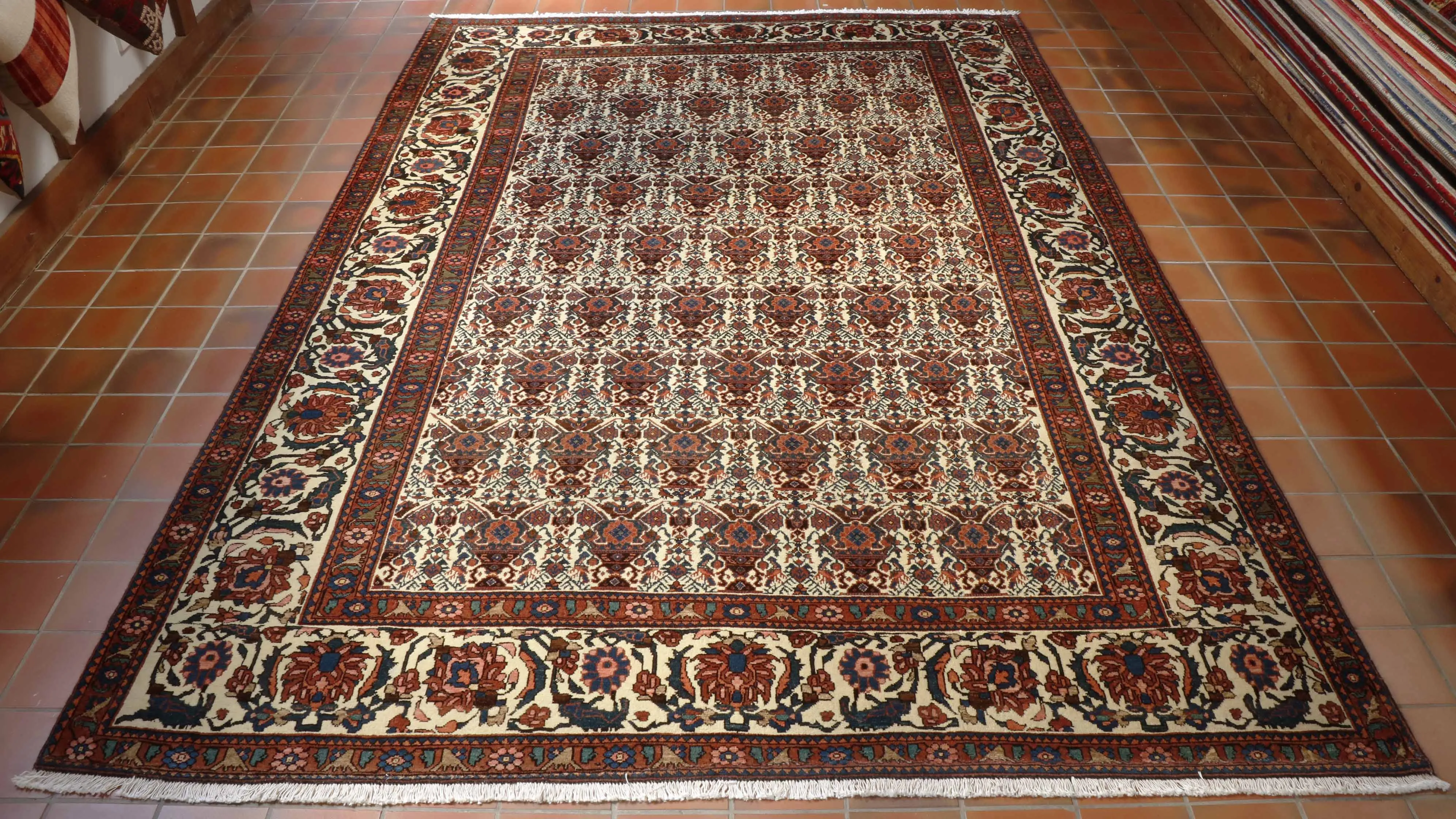 Handmade Persian Bakhtiar carpet - 306323