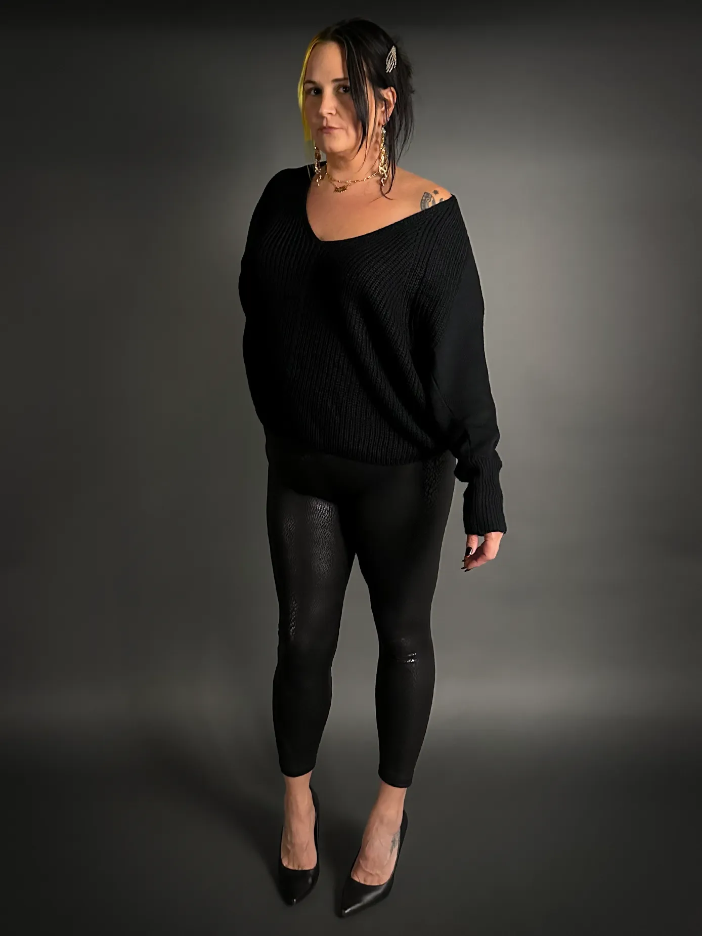 Outfit Set - Faux Snakeskin Leggings & Dolman Batwing Sleeve Oversized Sweater