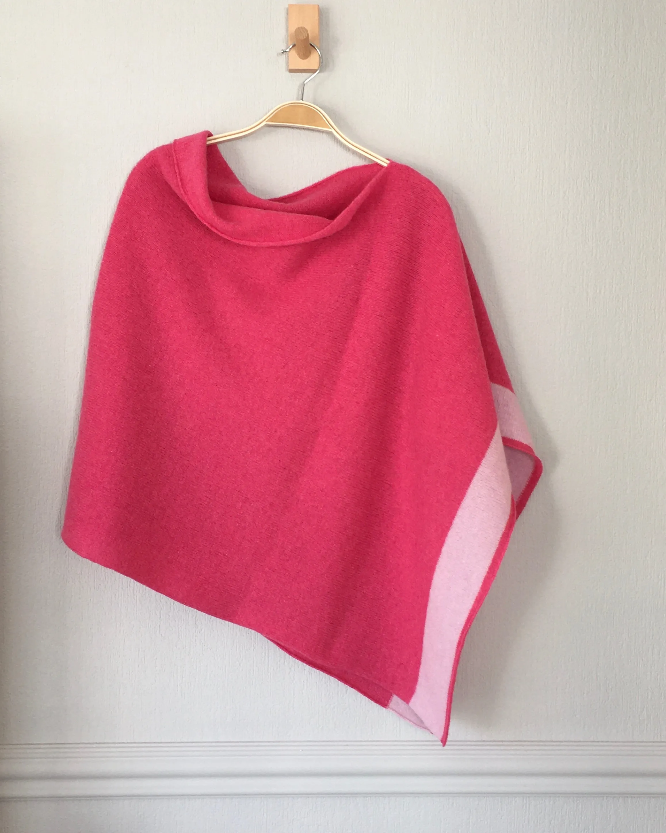 Poncho soft merino lambswool pink with blush pink border