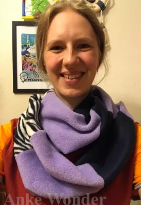 Women´s Infinity Scarf - Purple, Blue, Tiger-Patterned